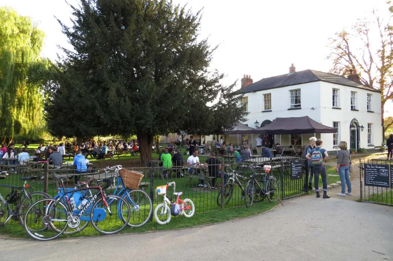Thames Path Through Oxford — Walk, South Oxford, Oxford